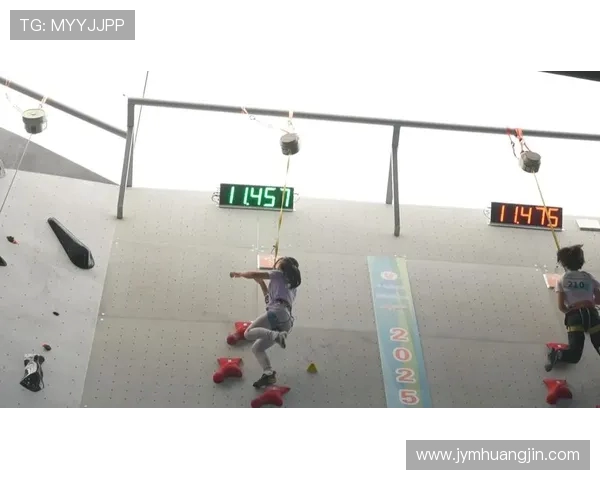 粤攀岩锦标赛深圳开赛 高手岩壁竞速